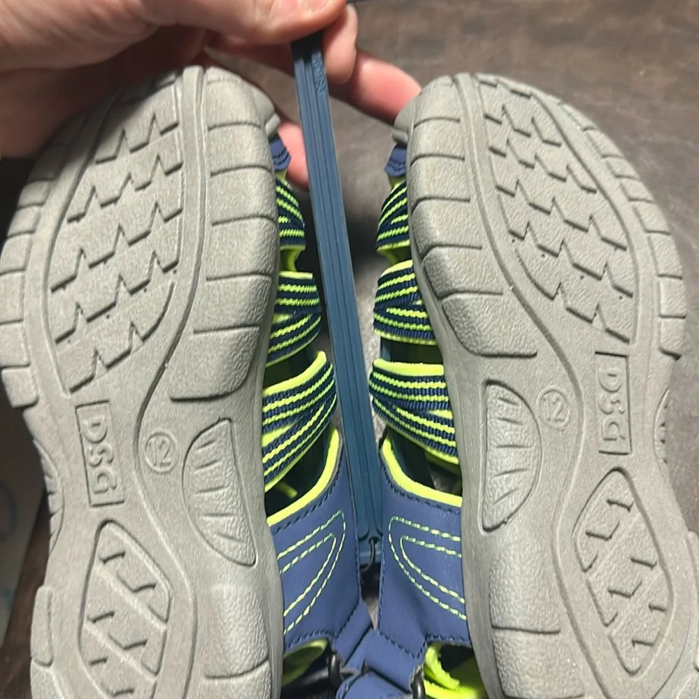 DSG Direct Youth Caged Sandals: BLUE/GREEN: NWT: SIZE 12